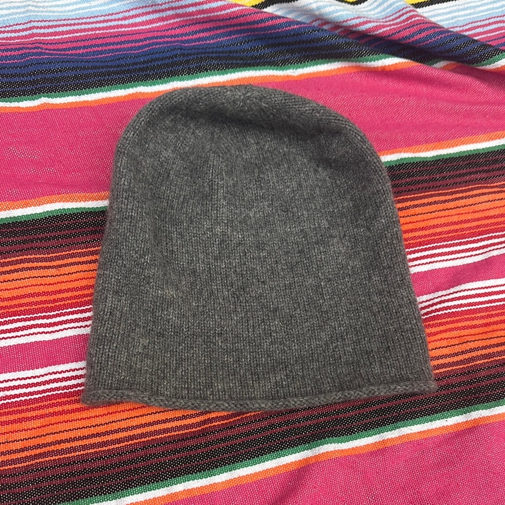 Gray Knit Beanie - Cashmere